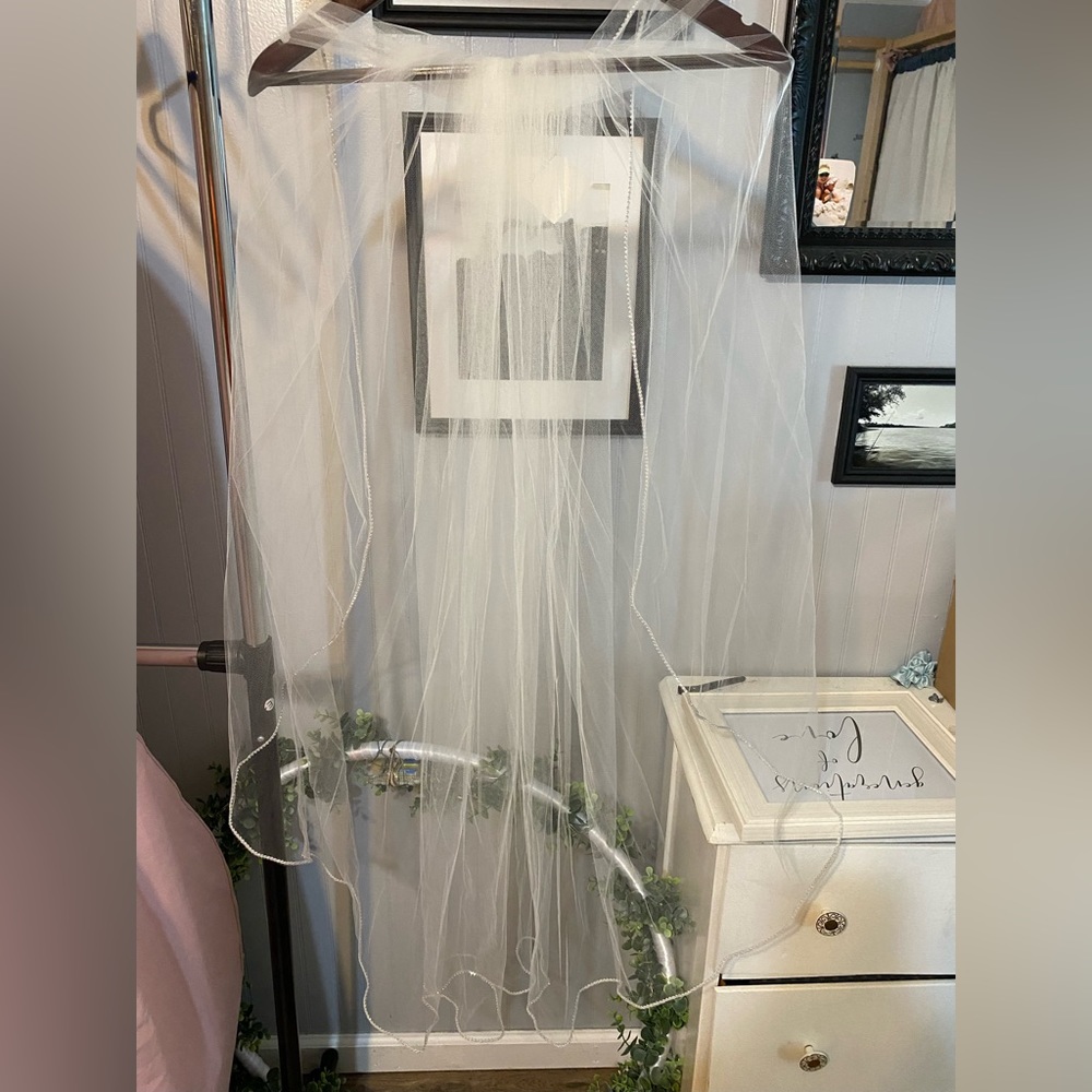 Medium length bridal veil